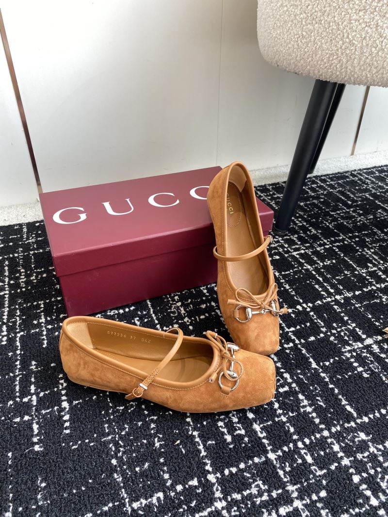 Gucci Flat Shoes